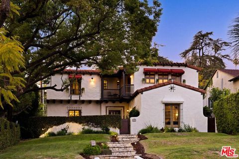 Photo of 429 Ross Street, Glendale, CA 91207 (MLS # 26776549)