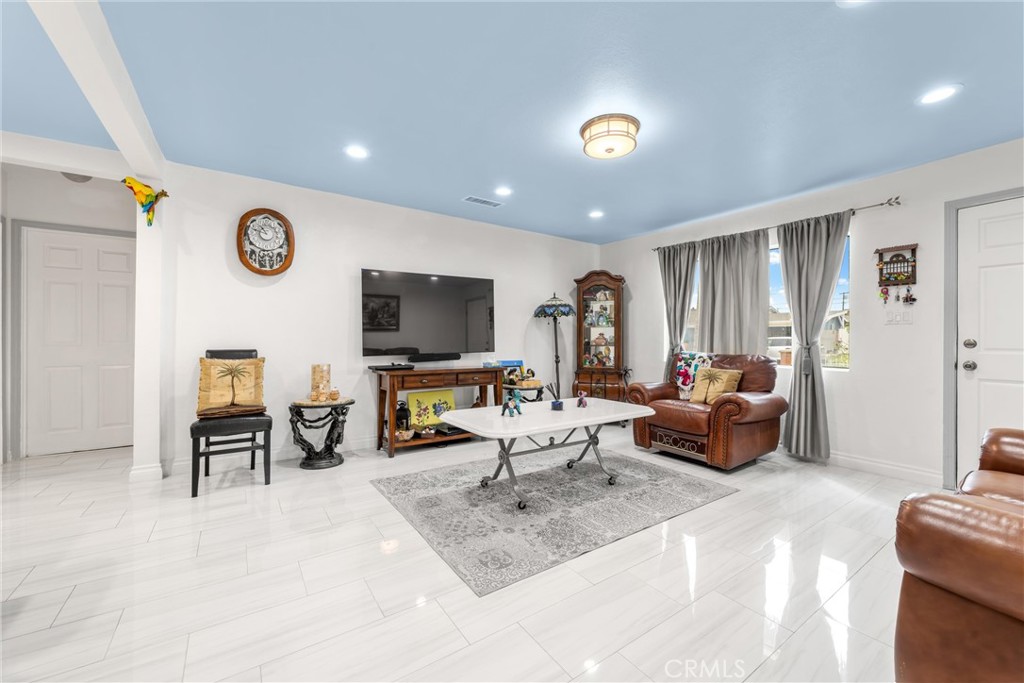 3133 W 187th Place