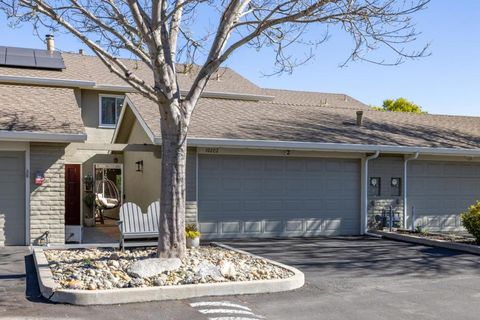 Photo of 19202 Creekside Lane, Salinas, CA 93908 (MLS # ML82040156)