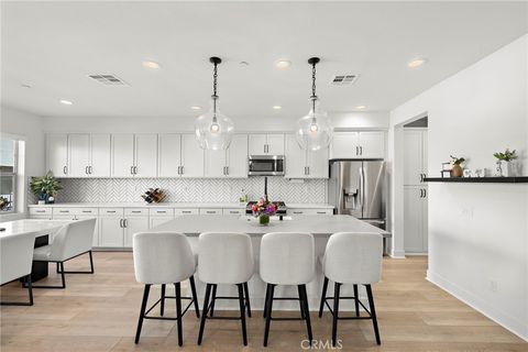 506 Deeann Lake Forest CA 92610