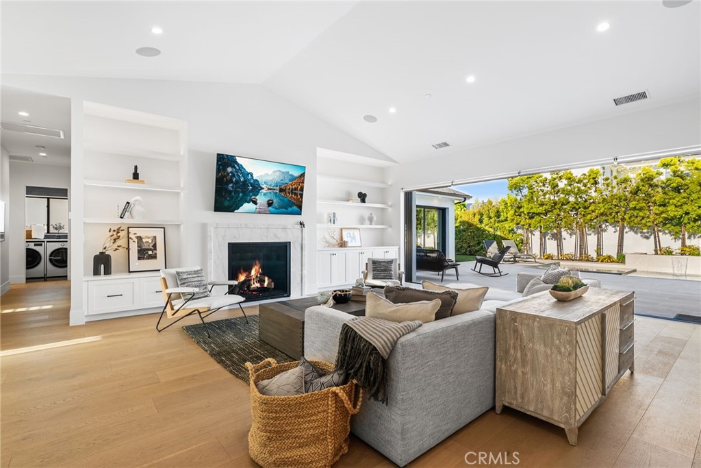 1530 Anita Lane