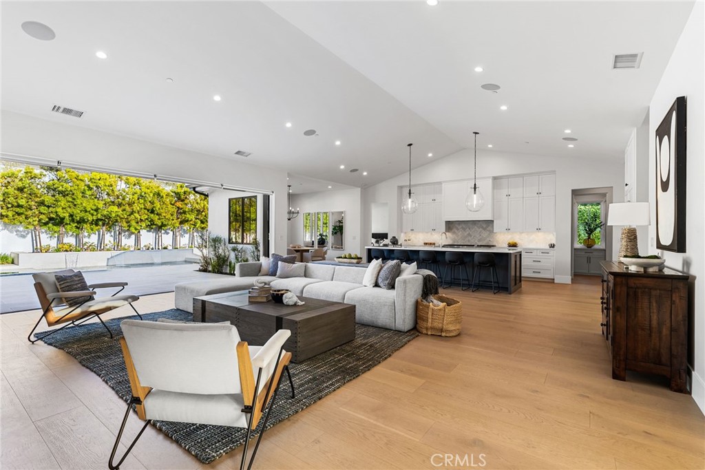1530 Anita Lane