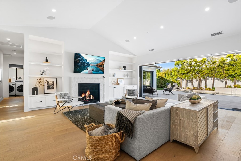 1530 Anita Lane