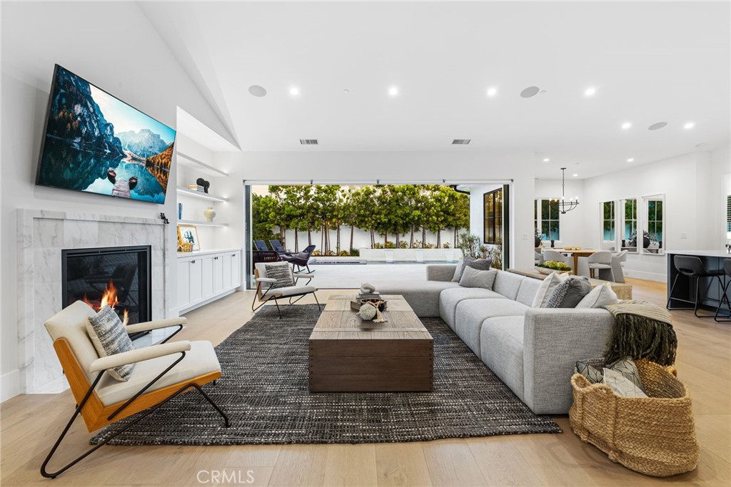 1530 Anita Lane
