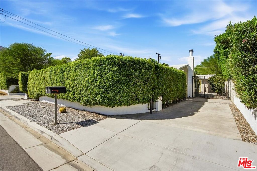1328 E Camino Primrose