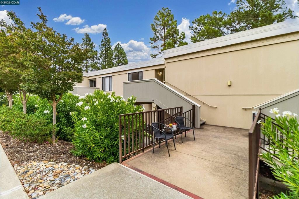 1748 Golden Rain Rd Rd 5, Walnut Creek CA 94595