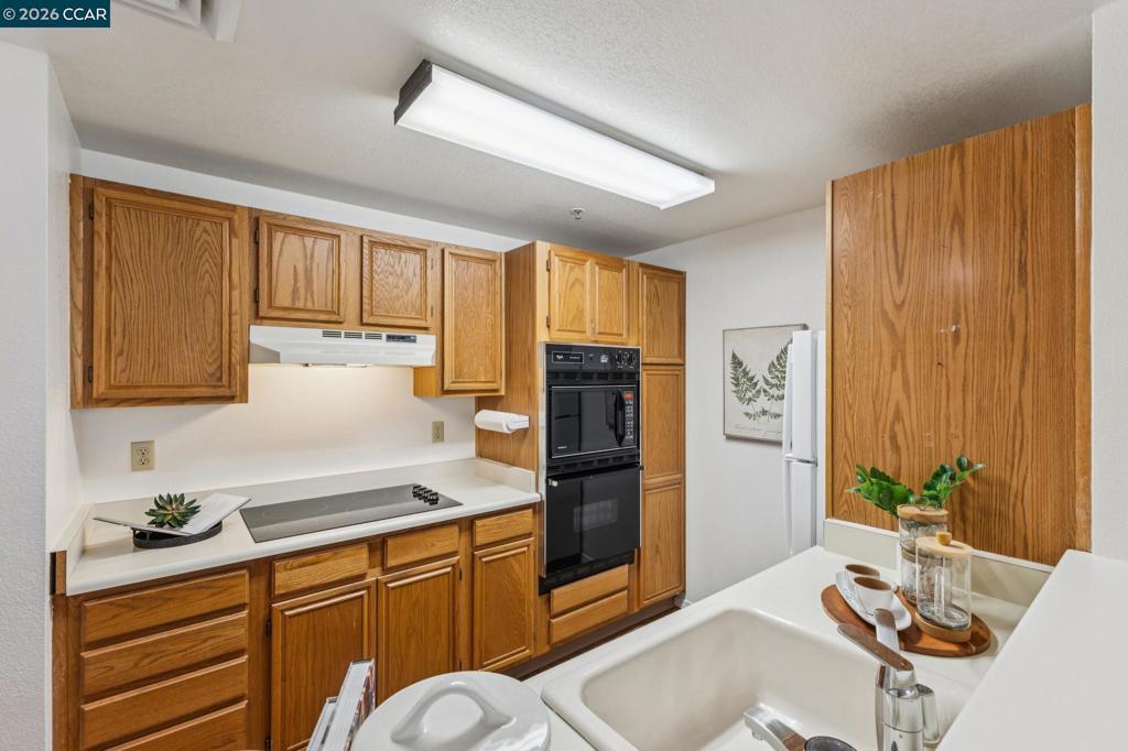 1840 Tice Creek 2217