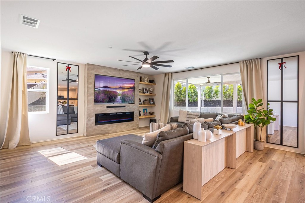 12913 Tehachapi Street