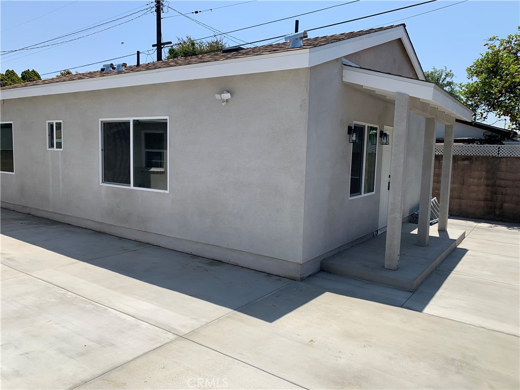 11506 maza Street