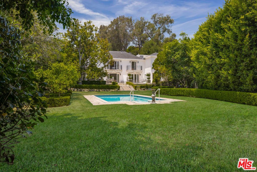 Photo of 10914 Bellagio Road, Los Angeles, CA 90077 (MLS # 25568909)