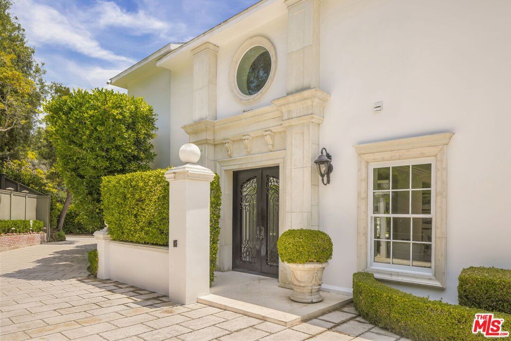 Photo of 10914 Bellagio Road, Los Angeles, CA 90077 (MLS # 25568909)