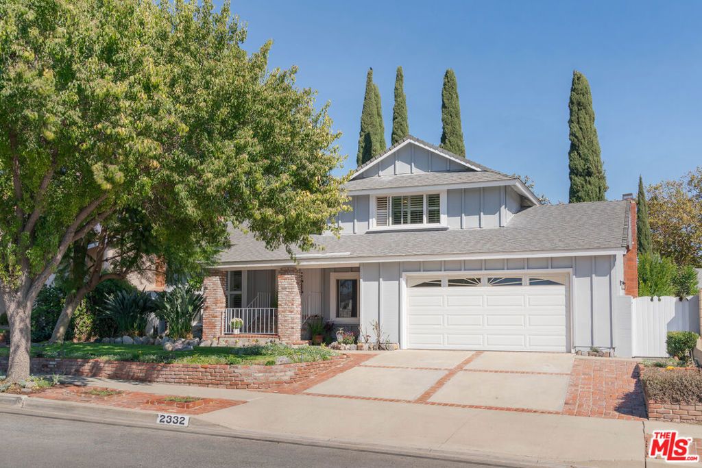 Photo of 2332 N Justin Avenue, Simi Valley, CA 93065 (MLS # 25606577)