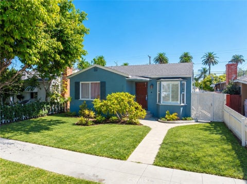 Photo of 2746 Easy AVE, Long Beach, CA 90810 (MLS # PW26170858)