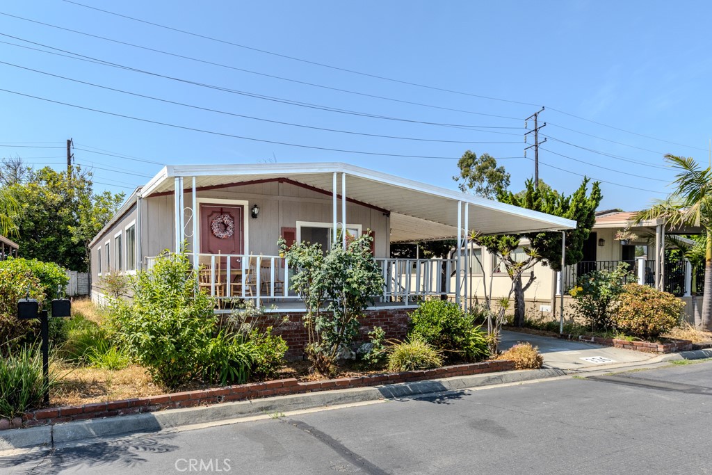 Home located in sought after Carson Harbor Village, spacious 2-bedroom 2 bath home. A Sparkling Pool & Hot tub, fantastic Clubhouse. Local to Cal State Dominquez and Shopping.