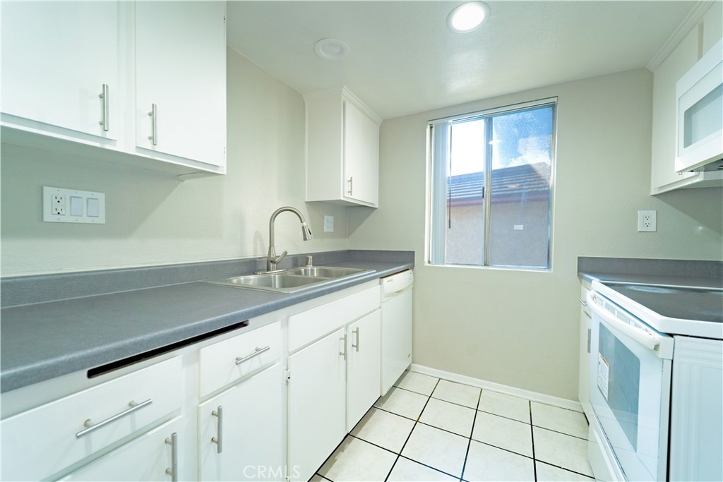 1060 S Idaho Street 42