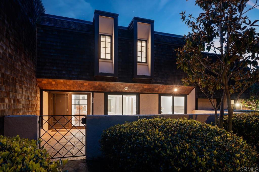 12819 Caminito del Canto