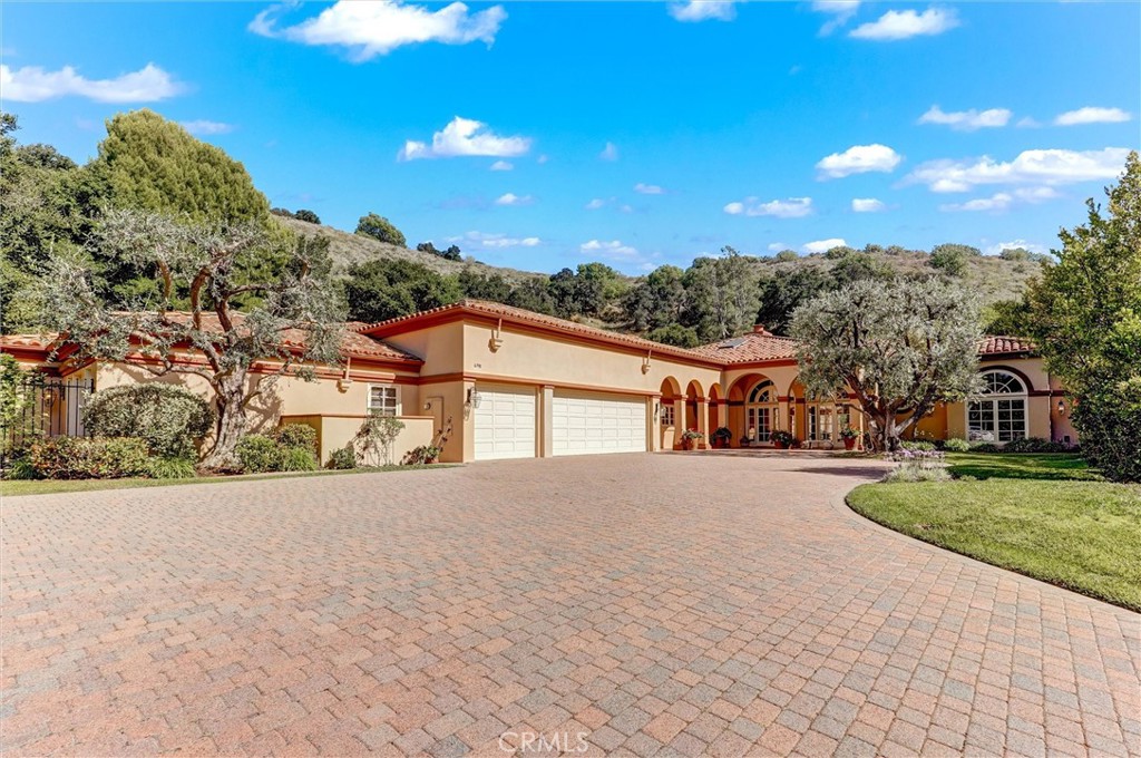 498 Lakeview Canyon