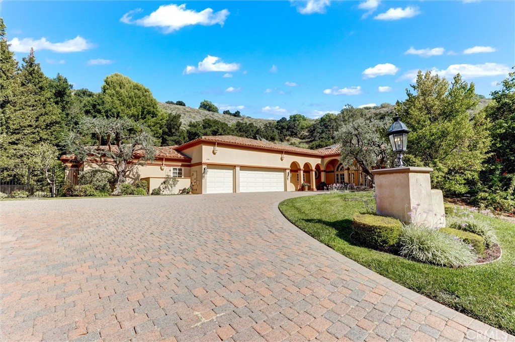 498 Lakeview Canyon