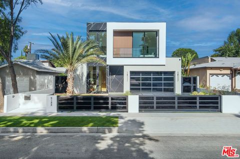 Photo of 5132 Lindley Avenue, Encino, CA 91316 (MLS # 25602851)
