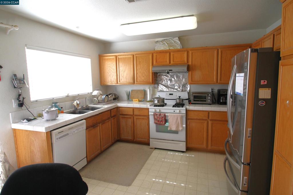 576 Ross Cir