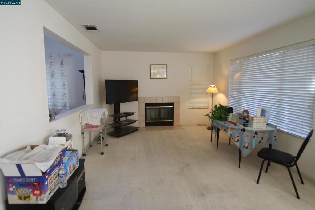 576 Ross Cir