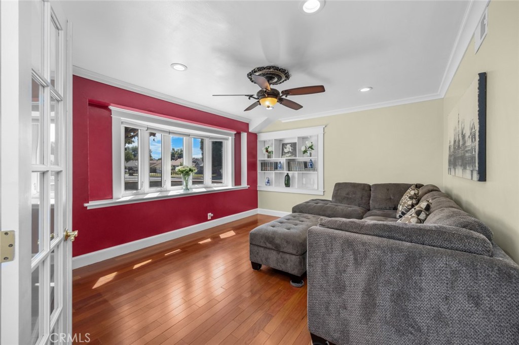 1501 Revere
