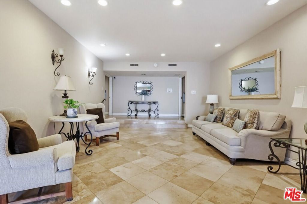 Photo of 11656 Montana Avenue #114, Los Angeles, CA 90049 (MLS # 26659651)