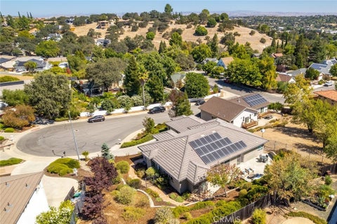 Tiny photo for 419 Peachtree Court Ct, Paso Robles, CA 93446 (MLS # SC26188390)