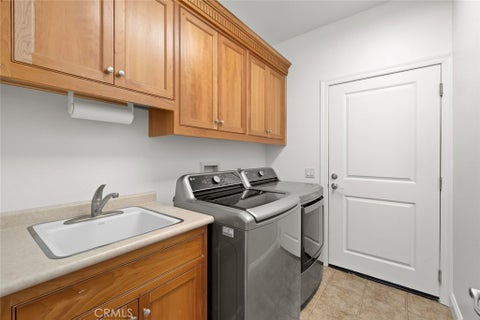 Tiny photo for 419 Peachtree Court Ct, Paso Robles, CA 93446 (MLS # SC26188390)