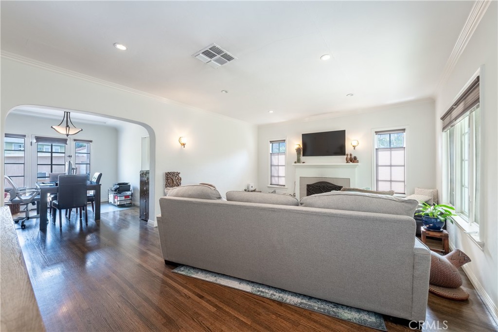 4182 Greenbush