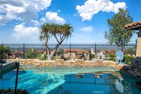 Photo of 19 Momento, Irvine, CA 92603 (MLS # PW26037912)