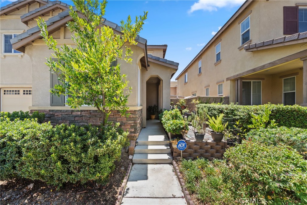 Properties 3 12957 Luna Street
