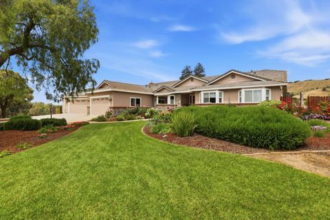 Photo of 9508 Sugar Babe Drive, Gilroy, CA 95020 (MLS # ML82044864)