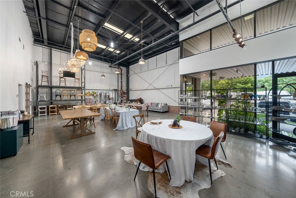 2200 Golden Hill