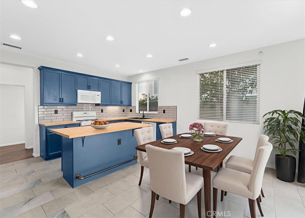 13837 Emerald Lane