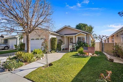Photo of 20152 Northcliff Drive, Canyon Country, CA 91351 (MLS # SR26033326)