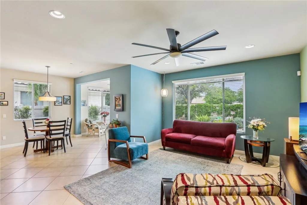 Hemet, California 92545, United States, 2 Bedrooms Bedrooms, ,2 BathroomsBathrooms,Residential,Active,220776