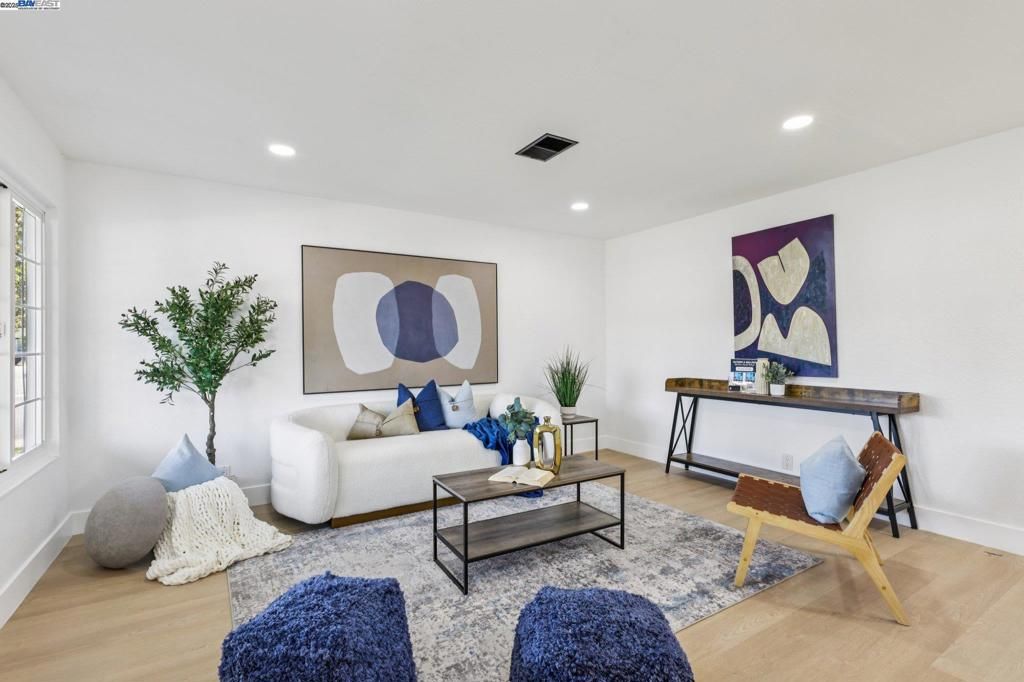 Photo of 32226 Crest Ln Ln, Union City, CA 94587 (MLS # 41114850)