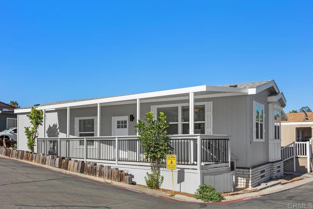 1638 Calavo Road 43