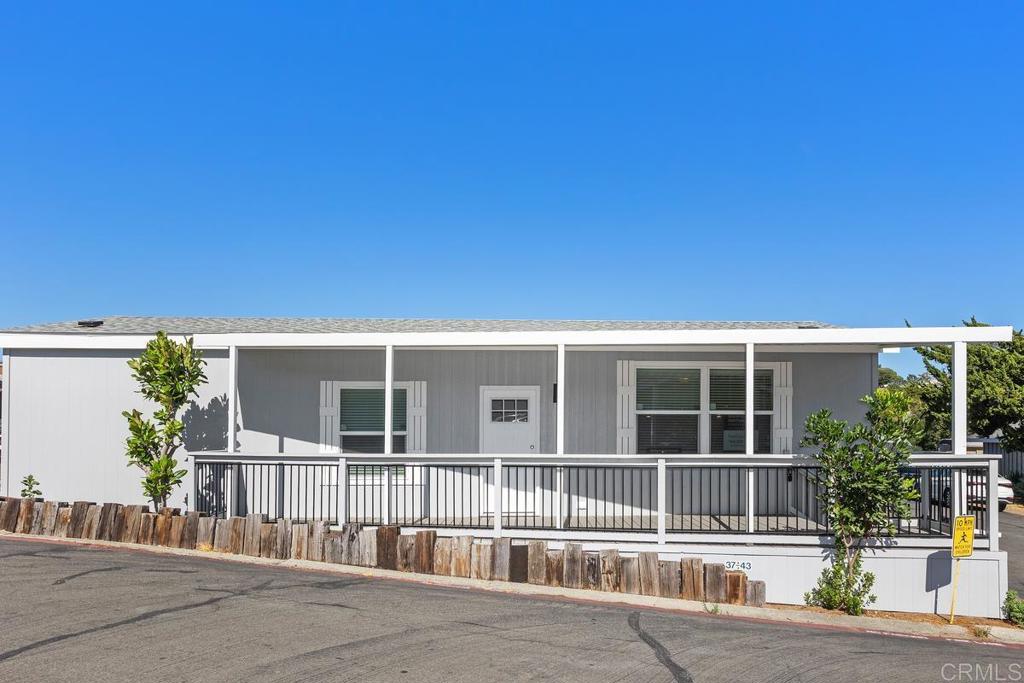 1638 Calavo Road 43