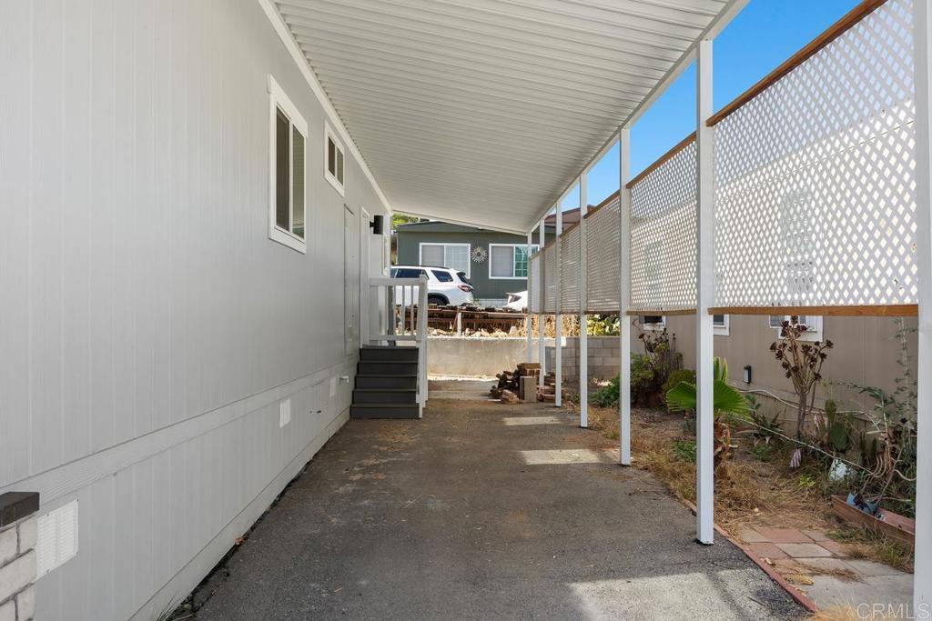1638 Calavo Road 43