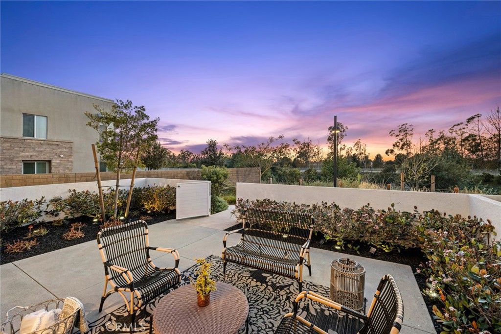 listing image 130722384114029227333