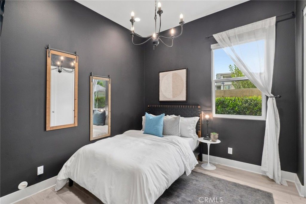 listing image 130727839976144453841