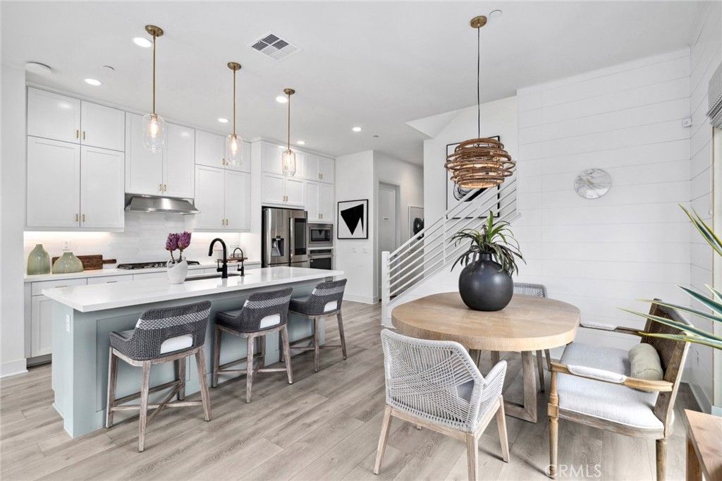 listing image 130728648245510603800