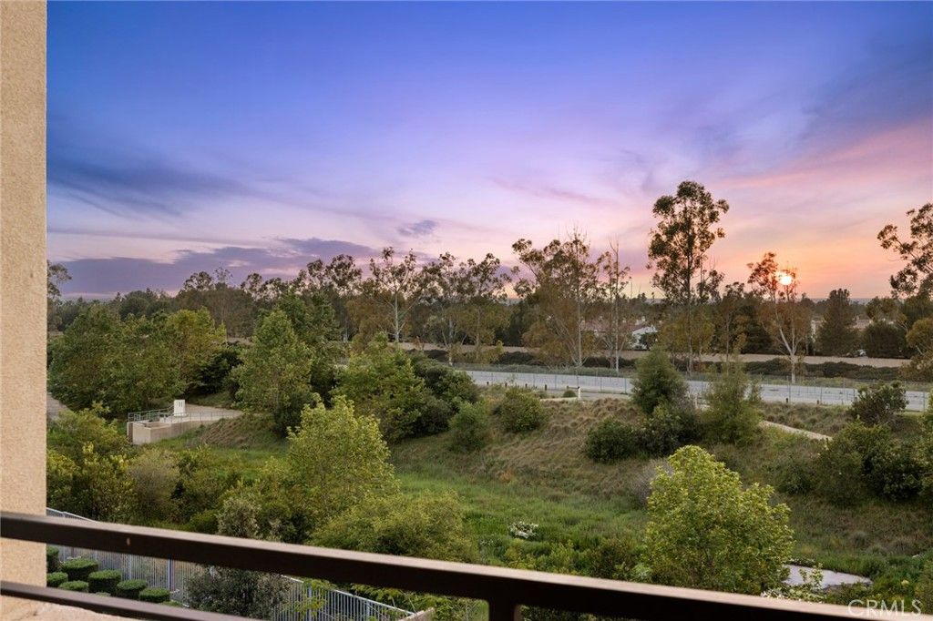 listing image 130723642780416407939