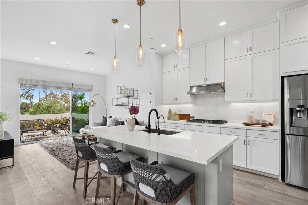 listing image 130727264030721530943