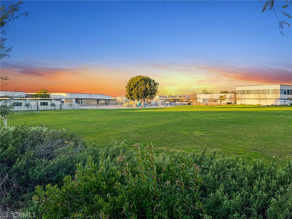 listing image 130725718423347914479