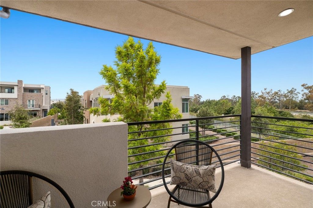 listing image 130724479453159709214
