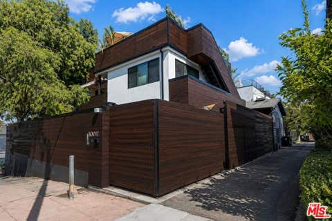 Photo of 1001 Main Street, Los Angeles, CA 90291 (MLS # 26868295)