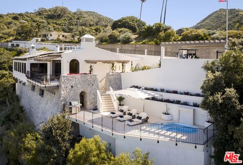 Photo of 335 Wrigley Road, Avalon, CA 90704 (MLS # 26697671)